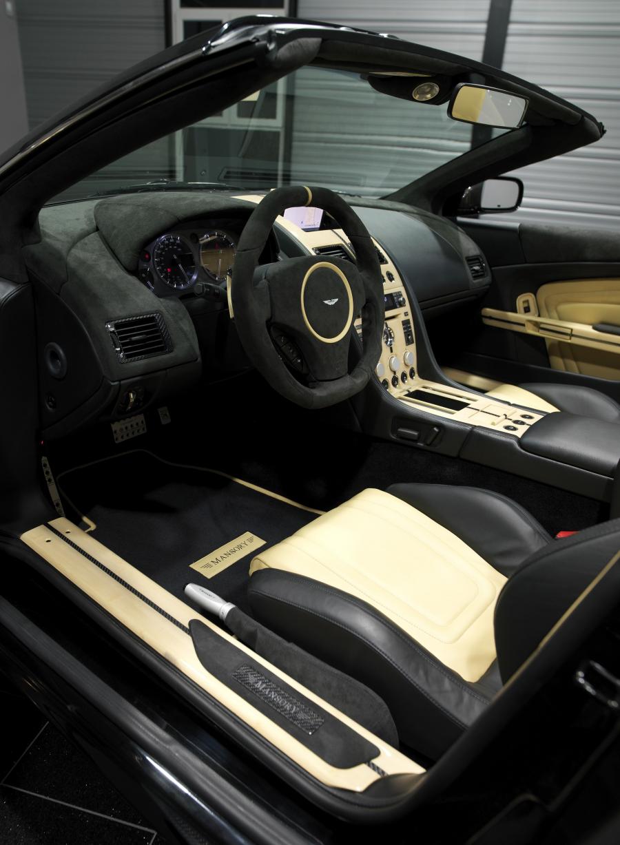 Интерьер Aston Martin DB9 Volante by Mansory 2008 года  (фото 2 из 15)